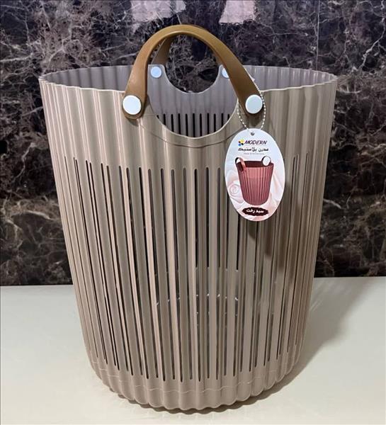سبد لباس دسته چرمی مدرن